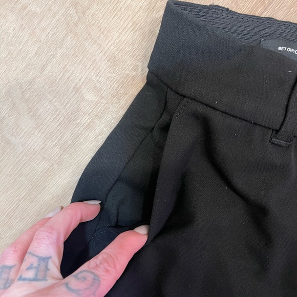 ✨Like New✨ Torrid studio pant size 10Short - Picture 3 of 5